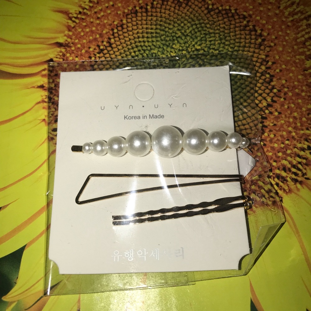 Hair Clips - Picture 1 of 1